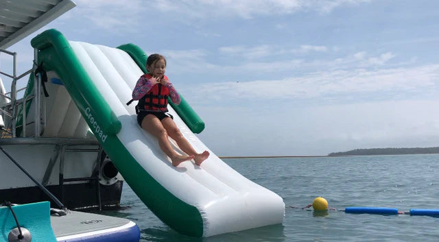 Crocpad BOAT PONTOON WATERFALL SLIDE